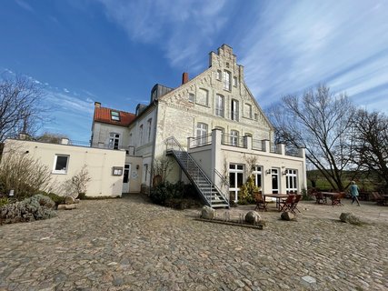 Das heimische Gutshaus Parin an der Ostsee