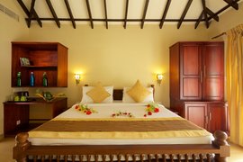 Das Poovar Island besitzt insgesamt 10 hochwertige Ayurveda-Cottage, die Ihnen viel Wohnkomfort mit modernen Bädern bieten