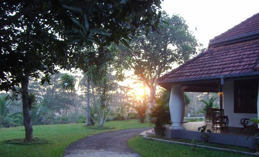 Ein wundervoller Sonnenaufgang über dem Shanti Lanka