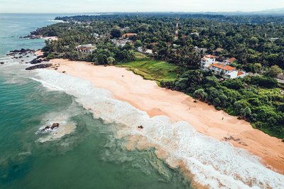Der weite Strand direkt vor dem Taprana lädt zu langen Spaziergängen ein 