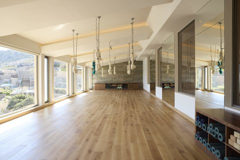 Der luxuriöse Yoga-Raum des Daios Cove
