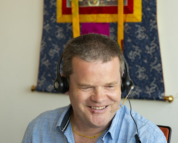 NEUE WEGE Mitarbeiter Wolfgang Keller am Telefon