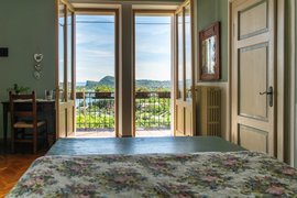 Starten Sie in den Tag mit traumhaften Blick auf den Gardasee