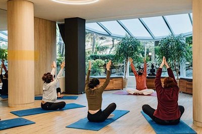 Begleitend zur Ayurveda Kur Yoga üben