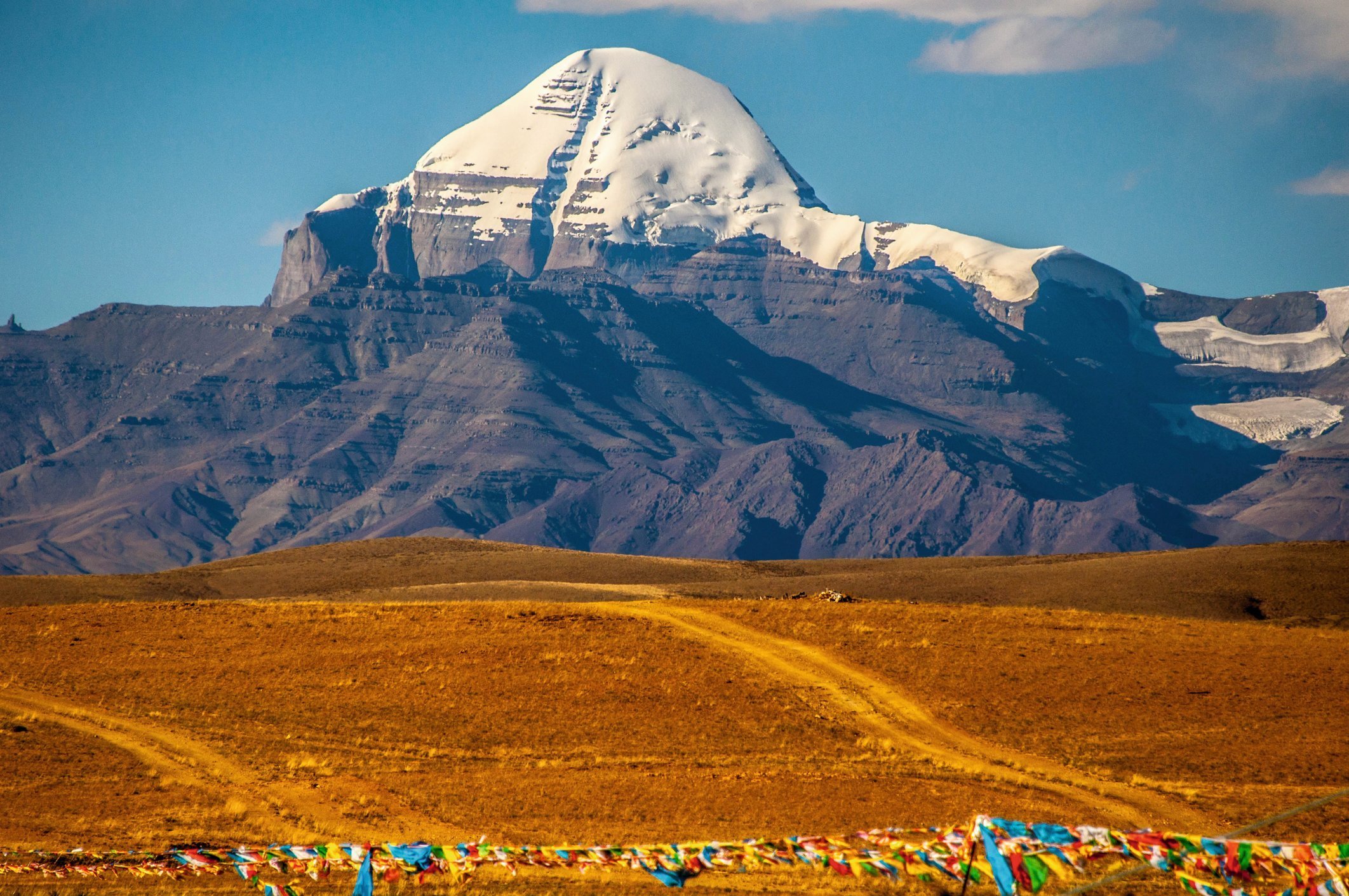 Buddhisten und Hindus verehren den Mount Kailash -Tibets heiligen Berg