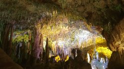 yoga-reisen-spanien-mallorca-ausflug Freuen Sie sich auf eine Lichtershow in den Höhlen von Mallorca