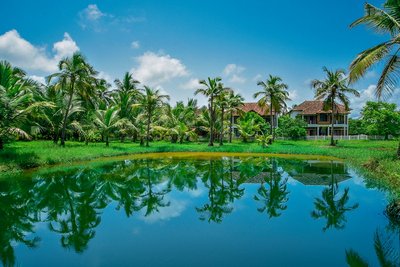 Das Meiveda Ayurveda Resort liegt eingebettet in einem tropischen Garten