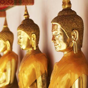 Goldene Buddha Statuen