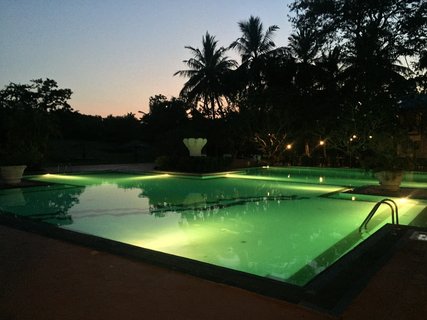 Das Oasis Ayurveda Resort auf Sri Lanka verfügt über eine große Poolanlage 