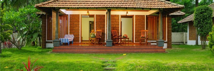 In den 16 großzügigen Chalets wurden alle Vorzüge der keralesischen Architektur aufgegriffen