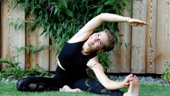 Linda Kirchgessner NEUE WEGE Yogalehrerin Linda Kirchgessner