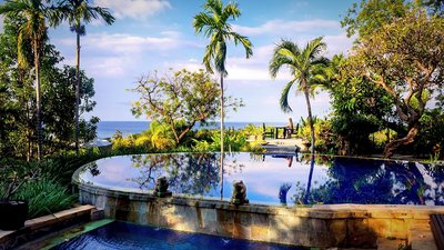 Der liebevoll anlegte Pool mit Blick auf das Meer Der liebevoll anlegte Pool mit Blick auf das Meer
