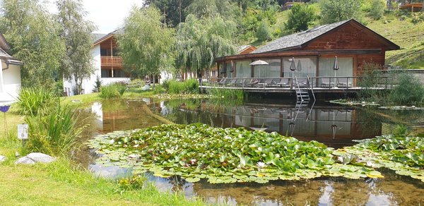 Das wunderschöne Saalerwirt mit der umliegenden Natur 