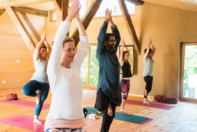 Freude und inneres Gleichgewicht beim Yoga üben