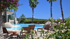 Italien Sardinien Hotel Galanias Pool Gönnen Sie sich im Pool des Hotels Galanias ein erfrischendes Bad
