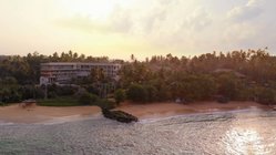 ayurveda-kuren-sri-lanka-ayurvie-weligama-resort-gesamtansicht Eine traumhaft ruhige Bucht & goldene Sonnenuntergänge - Wilkommen im Ayurvie Weligama Retreat