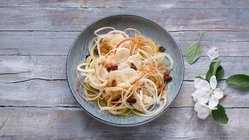 basenfasten-kur-sabine-wacker-rezepte-apfelnest-fruehstueck Fit in den Tag mit dem Apfelnest Müsli mit Erdmandelflocken