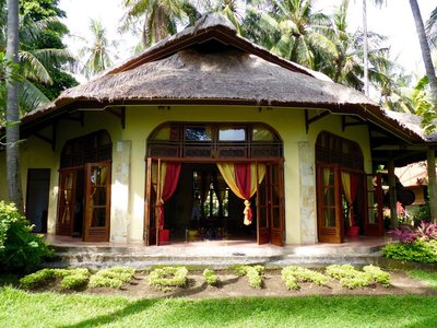 Erholen Sie sich von dem Alltagsstress und meditieren Sie in der Meditationshalle des Mandalas auf Bali 