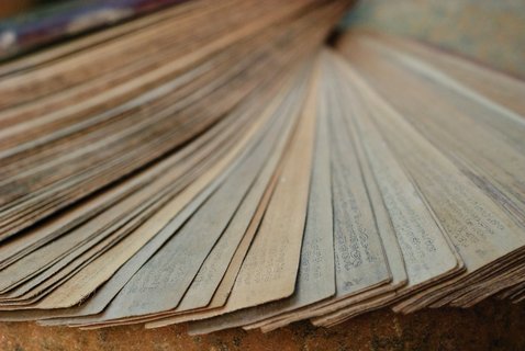 Beschriebene Palmenblätter; ein interessanter Teil der indonesischen Kultur
