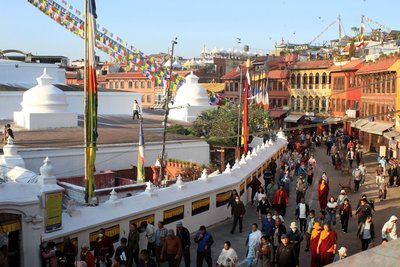 Der Platz um die Buddha Stupa in Bodnath