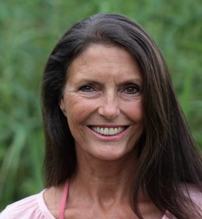 NEUE WEGE Yogalehrerin Britta Sattig