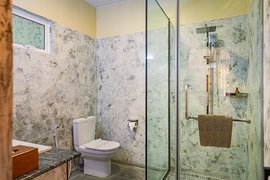 Das Badezimmer mit luxeriöser Ausstattung