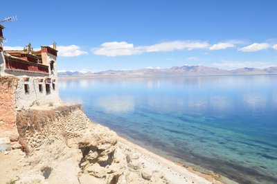 Im Anschluss der Kailash Umrundung reisen Sie zum heiligen Manasarovar-See
