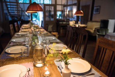 Lassen Sie sich von einem Drei-Gänge-Menü am Abend verzaubern