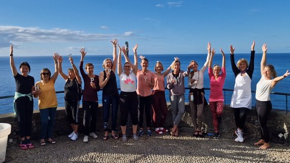 Gruppen am Meer