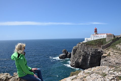Yogalehrerin Eva-Maria Flucher an der Algarve