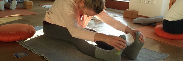 Die Vorwärtsbeuge: Paschimothanasana.