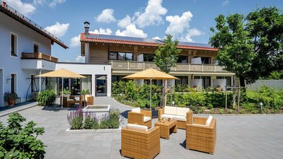 Auf der Terrasse des Landhaus Tanner entspannen