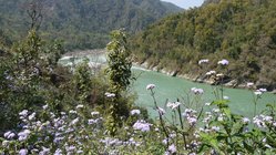 Indien Anandlok Ganges Der Ganges schlängelt sich durch die malerische Landschaft Nordindiens