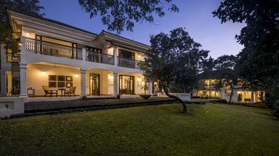 Das Ayurveda Resort bei Nacht