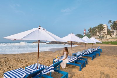 Am Lighthouse Beach mit wellenrauschen entspannen