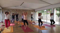 yoga-urlaub-mallorca-finca-son-mola-vell-gruppe-yoga Hier können Sie auch die Yoga-Einheiten genießen
