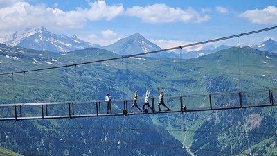 Traumhafte Ausblicke in den Bergen rund um das Hotel BLÜ