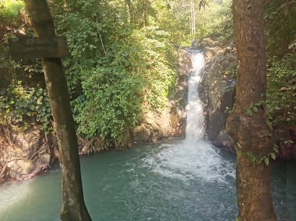 Vom Hotel organisierter Ausflug zum Wasserfall
