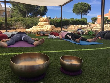 Yoga und Meditation im Suites Alba Resort an der Algarve 
