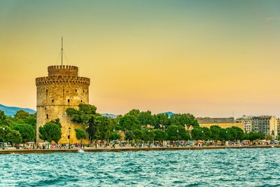 Promenade und Weißer Turm in Thessaloniki Promenade und Weißer Turm in Thessaloniki