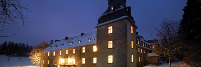 Das Schloss Melschede ist ein ehemaliges Wasserschloss in Hövel, einem Stadtteil von Sundern im Sauerland. 