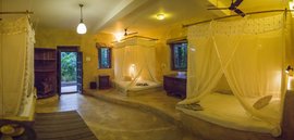 Eine gute Nachtruhe verspricht die Zimmerkategorie "Palm Grove" des Ashiyana Yoga & Spa Village.