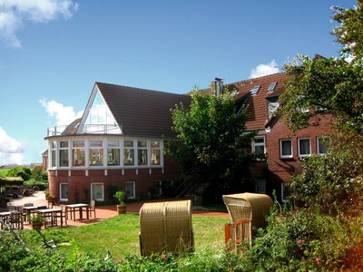 Das Naturhotel Baltrum liegt ruhig im Ostdorf – Dünen und Wattenmeer direkt vor der Tür