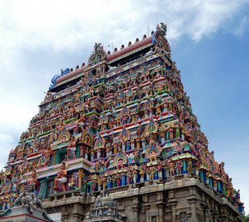 Die Reisenden besuchten die kunstvoll verzierte Tempelanlage in Tamil Nadu