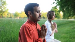 ayurveda-reisen-deutschland-bad-bocklet-hotel-kunzmanns-yoga Meditative Stille im Grünen - hier kommen Sie zur Ruhe
