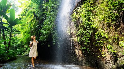 Wanderungen vorbei an kühlenden Wasserfällen