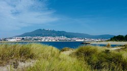yoga-urlaub-portugal-hotel-feel-viana-strand-ausblick Vom Strand haben Sie einen traumhaften Blick in die Bucht