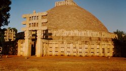 sanchi-stupa-indien Die große Stupa in Sanchi, Indien
