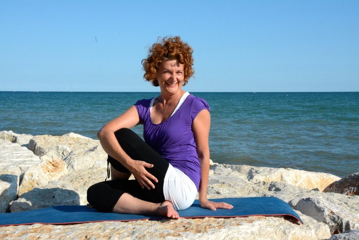 NEUE WEGE Yogalehrerin Roswitha Schön