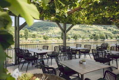 Den Blick über die Mosel genießen